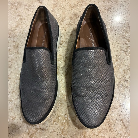 Donald J Pliner Mickey Metallic Sparkle Faux Snakeskin Slip On Sneakers Size 8 - Picture 3 of 7